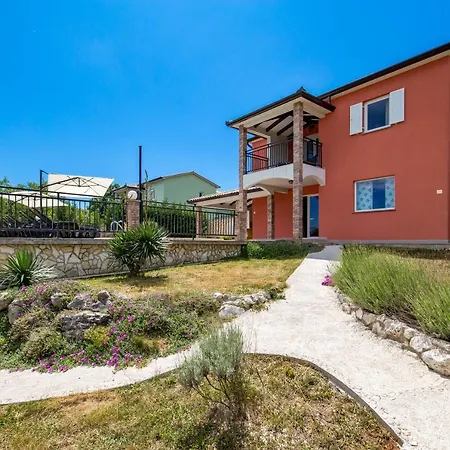 Maumarin - Holiday Retreat With Panoramic View *