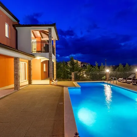 Maumarin - Holiday Retreat With Panoramic View