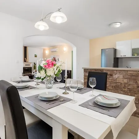 Maumarin - Holiday Retreat With Panoramic View * Labin