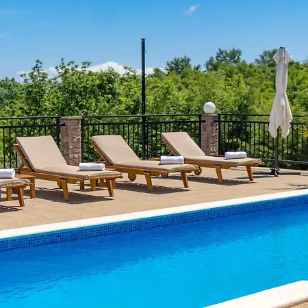 Maumarin - Holiday Retreat With Panoramic View Villa *