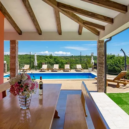 Villa Maumarin - Holiday Retreat With Panoramic View