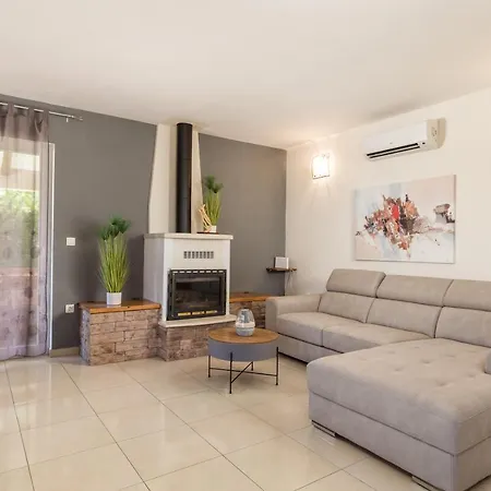 Maumarin - Holiday Retreat With Panoramic View Labin
