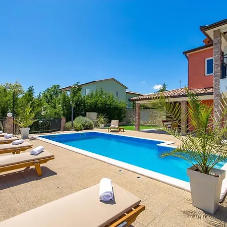 Maumarin - Holiday Retreat With Panoramic View *
